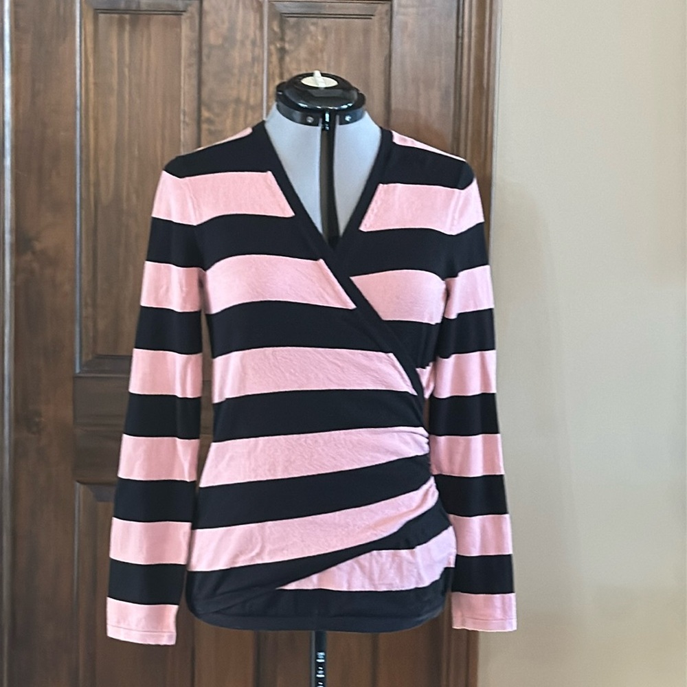 Nine West black and pink striped V-Neck long sleeve top. Size Medium